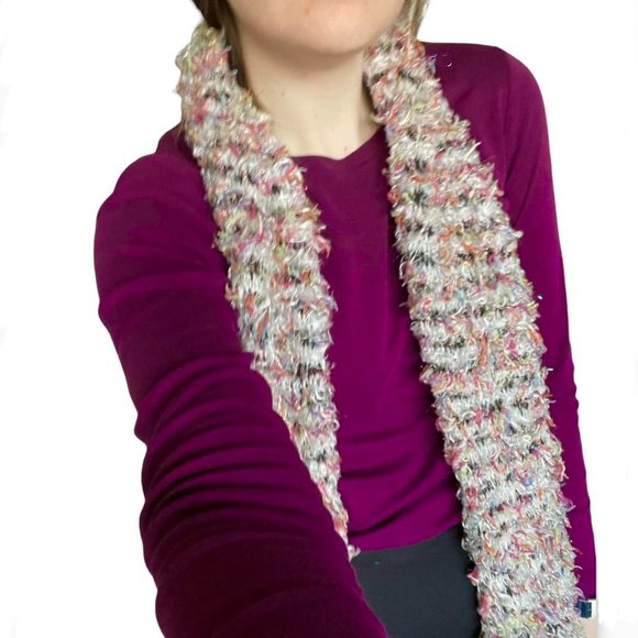 cute vintage y2k sparkly knit scarf! - Picture 2 of 4